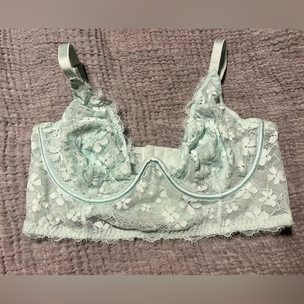 VS Bra